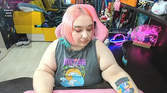 Softie Sofy online show from December 17, 2025, 2:27 am