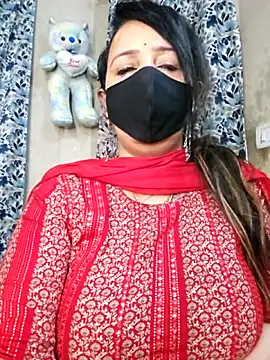 cute-tanvi online show from February 9, 2026, 12:52 am