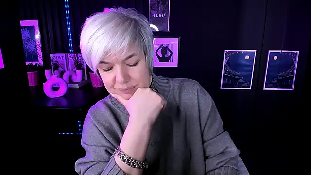 CarmenSoft online show from March 18, 2026, 8:32 pm