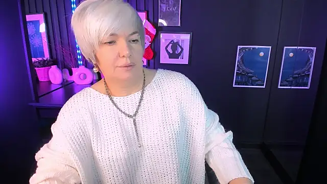 Snapshot of CarmenSoft chatting on January 9, 2026, 8:38 pm CarmenSoft online show from January 9, 2026, 8:38 pm