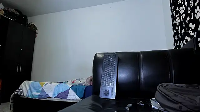 ares sexxx online show from October 18, 2025, 3:03 pm