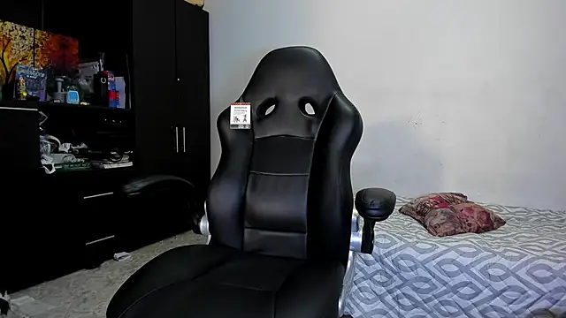 ares sexxx online show from April 18, 2026, 9:04 pm