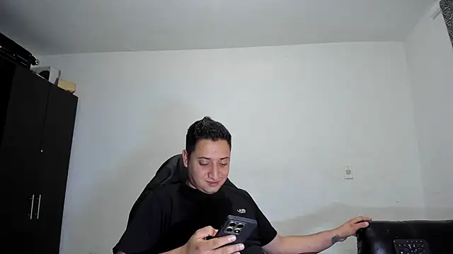 ares sexxx online show from April 19, 2026, 4:52 pm