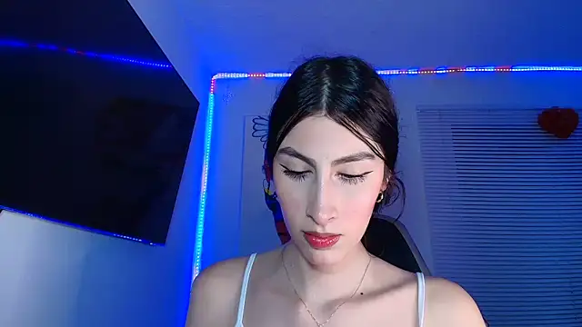 valeria gonzales  online show from January 7, 2026, 10:59 pm