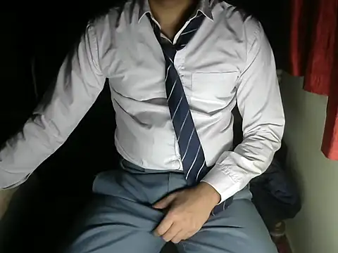 aloneboy1996 online show from January 5, 2026, 6:44 pm