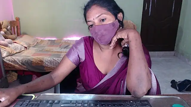 Snapshot of Novapol chatting on April 19, 2026, 6:10 pm Novapol online show from April 19, 2026, 6:10 pm