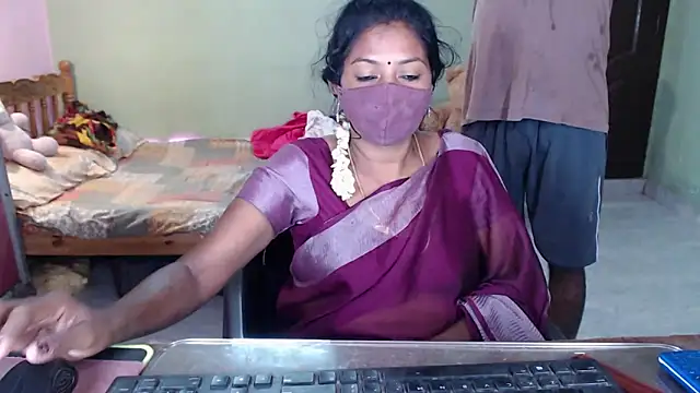 Snapshot of Novapol chatting on April 21, 2026, 5:52 pm Novapol online show from April 21, 2026, 5:52 pm