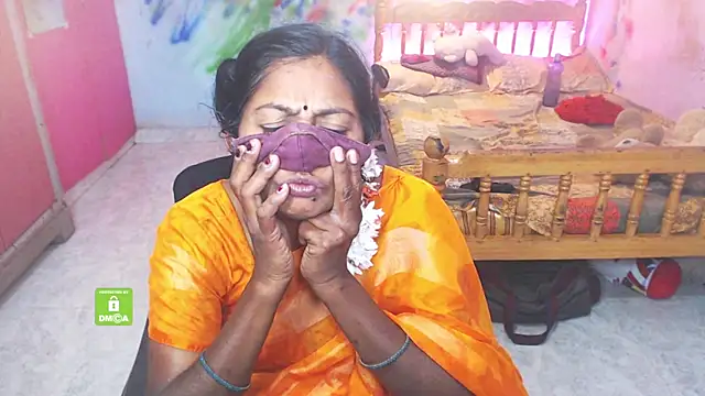 Snapshot of Novapol chatting on December 4, 2025, 12:48 pm Novapol online show from December 4, 2025, 12:48 pm