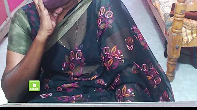 Snapshot of Novapol chatting on November 13, 2025, 5:55 am Novapol online show from November 13, 2025, 5:55 am