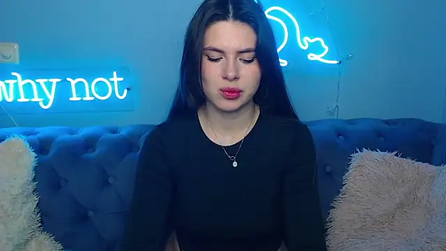 ViollinaLove online show from March 30, 2026, 4:47 am