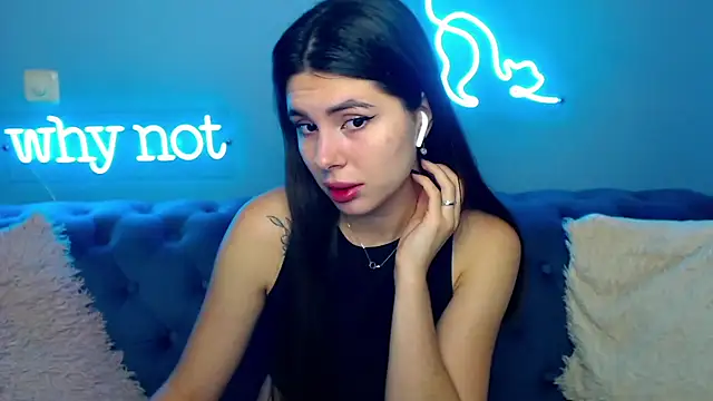 ViollinaLove online show from October 13, 2025, 4:47 am