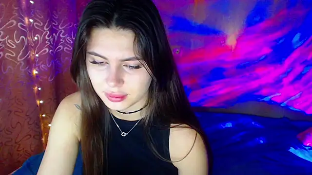 ViollinaLove online show from November 4, 2025, 8:45 pm