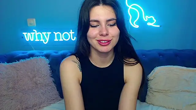 ViollinaLove online show from March 21, 2025, 8:50 am