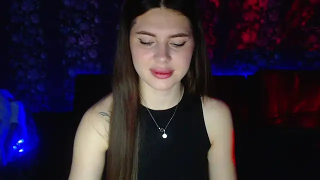 ViollinaLove online show from March 20, 2026, 5:41 am