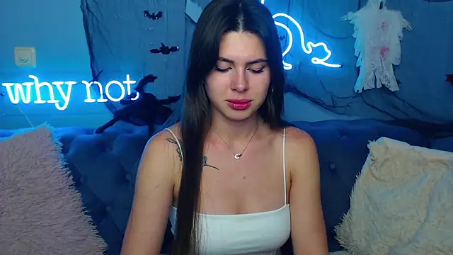 ViollinaLove online show from November 1, 2025, 5:51 pm