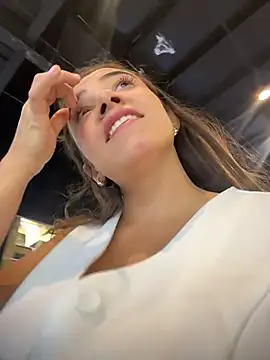 Snapshot of Hall_16 chatting on November 26, 2025, 8:31 pm Hall 16 online show from November 26, 2025, 8:31 pm