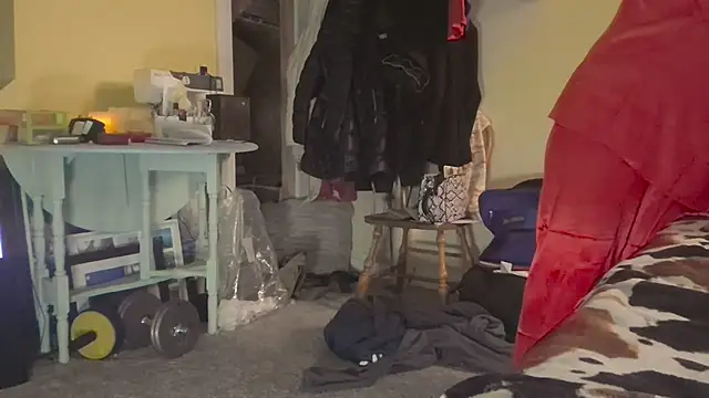 MaddisonX online show from December 16, 2025, 9:02 am