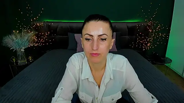 Snapshot of Rebecca_Diamond chatting on March 14, 2025, 12:29 pm Rebecca Diamond online show from March 14, 2025, 12:29 pm