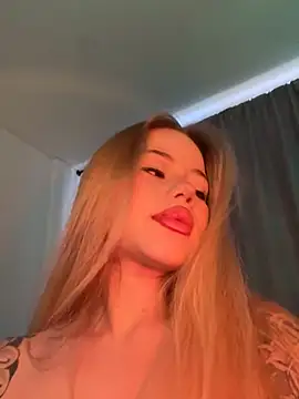 Snapshot of curchez_ chatting on February 17, 2025, 8:27 pm curchez online show from February 17, 2025, 8:27 pm