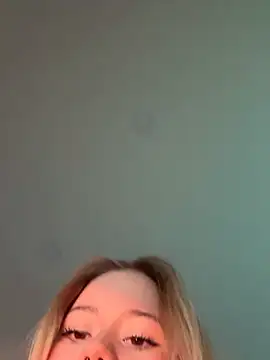 Snapshot of curchez_ chatting on February 1, 2025, 8:26 pm curchez online show from February 1, 2025, 8:26 pm