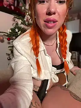 Snapshot of Pia_July_ chatting on December 18, 2024, 2:38 pm Pia July  online show from December 18, 2024, 2:38 pm