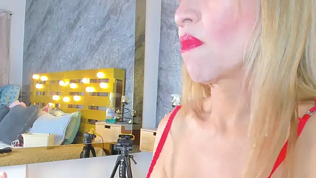 Snapshot of elena_mature chatting on February 22, 2025, 7:14 pm elena mature online show from February 22, 2025, 7:14 pm