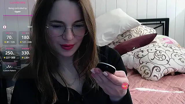 Snapshot of CindyJonson chatting on March 22, 2025, 10:06 am CindyJonson online show from March 22, 2025, 10:06 am
