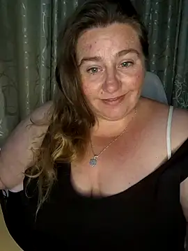Snapshot of Iceprincess2bad4u chatting on February 2, 2025, 6:09 pm Iceprincess2bad4u online show from February 2, 2025, 6:09 pm