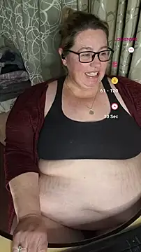 Snapshot of Iceprincess2bad4u chatting on September 17, 2025, 6:21 pm Iceprincess2bad4u online show from September 17, 2025, 6:21 pm