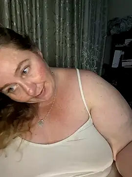 Snapshot of Iceprincess2bad4u chatting on February 25, 2025, 6:01 pm Iceprincess2bad4u online show from February 25, 2025, 6:01 pm
