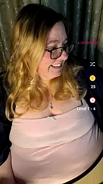 Snapshot of Iceprincess2bad4u chatting on July 7, 2026, 6:11 pm Iceprincess2bad4u online show from July 7, 2026, 6:11 pm