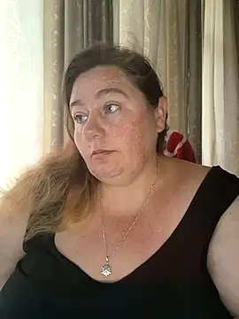 Snapshot of Iceprincess2bad4u chatting on February 2, 2025, 6:25 am Iceprincess2bad4u online show from February 2, 2025, 6:25 am