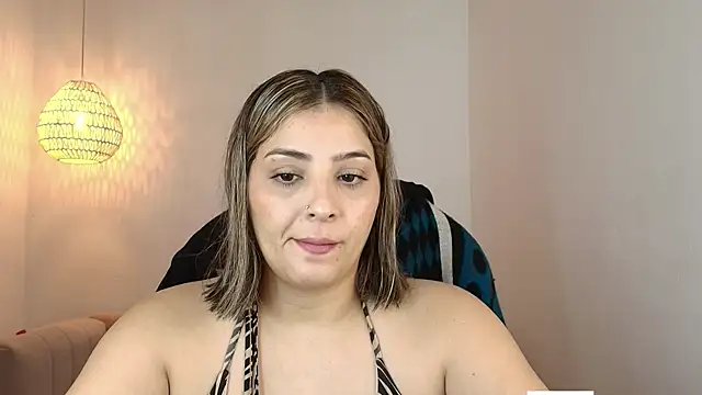 Snapshot of YummyAnna_ chatting on June 9, 2026, 7:15 pm YummyAnna online show from June 9, 2026, 7:15 pm