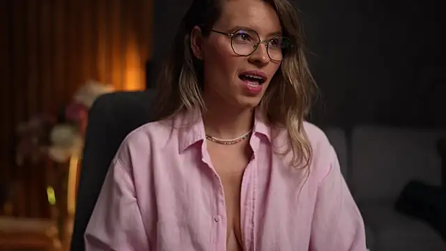 BrandyWhite online show from November 3, 2025, 4:39 am