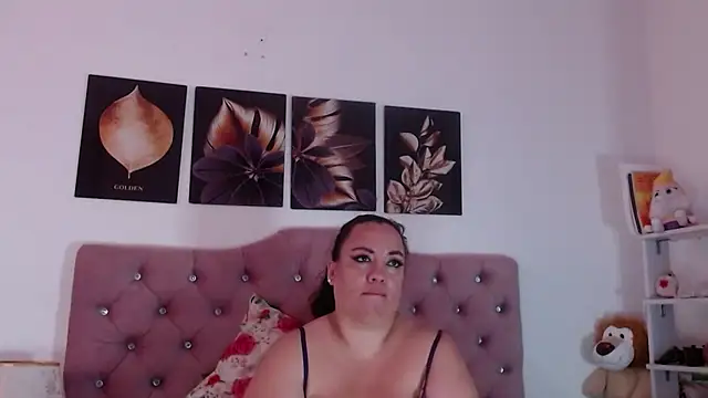 Snapshot of -helen chatting on September 10, 2025, 5:56 pm -helen online show from September 10, 2025, 5:56 pm