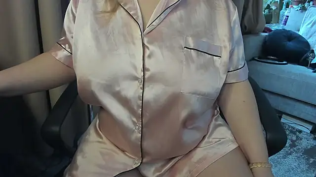 Snapshot of Anita-boobs chatting on February 14, 2026, 10:15 am Anita-boobs online show from February 14, 2026, 10:15 am