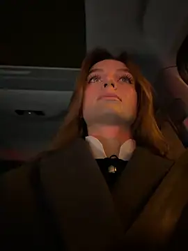 Snapshot of -AngelAri- chatting on December 17, 2025, 8:03 pm -AngelAri- online show from December 17, 2025, 8:03 pm