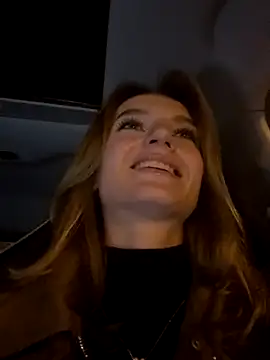 Snapshot of -AngelAri- chatting on September 22, 2025, 9:10 pm -AngelAri- online show from September 22, 2025, 9:10 pm