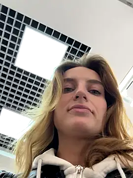 Snapshot of -AngelAri- chatting on October 8, 2025, 6:08 pm -AngelAri- online show from October 8, 2025, 6:08 pm