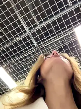 Snapshot of -AngelAri- chatting on October 16, 2025, 6:05 pm -AngelAri- online show from October 16, 2025, 6:05 pm