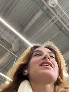 Snapshot of -AngelAri- chatting on October 23, 2025, 6:06 pm -AngelAri- online show from October 23, 2025, 6:06 pm