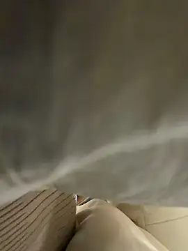 Snapshot of -AngelAri- chatting on December 1, 2025, 6:09 pm -AngelAri- online show from December 1, 2025, 6:09 pm