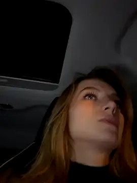 Snapshot of -AngelAri- chatting on September 24, 2025, 8:15 pm -AngelAri- online show from September 24, 2025, 8:15 pm