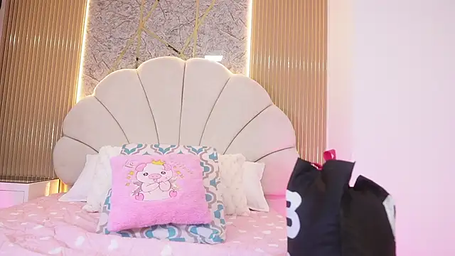 Snapshot of mssburbuja chatting on November 7, 2025, 3:11 am mssburbuja online show from November 7, 2025, 3:11 am