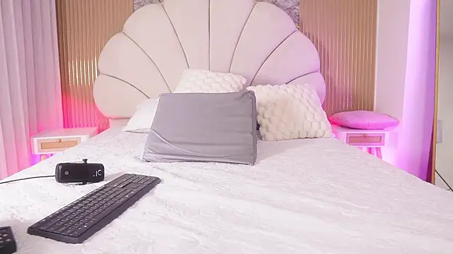 Snapshot of mssburbuja chatting on November 20, 2025, 3:07 am mssburbuja online show from November 20, 2025, 3:07 am