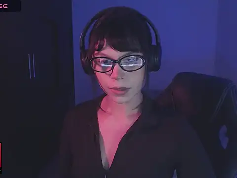 Snapshot of alien__show chatting on May 5, 2026, 4:15 am alien show online show from May 5, 2026, 4:15 am