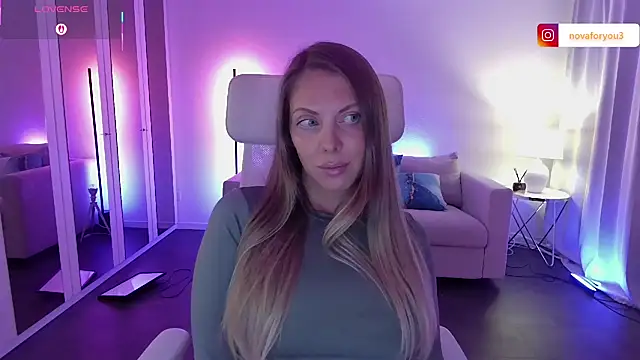 novaforyou1 online show from November 18, 2025, 9:40 pm