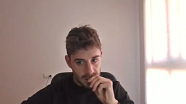 Snapshot of vargas90 chatting on February 5, 2026, 12:01 pm vargas90 online show from February 5, 2026, 12:01 pm