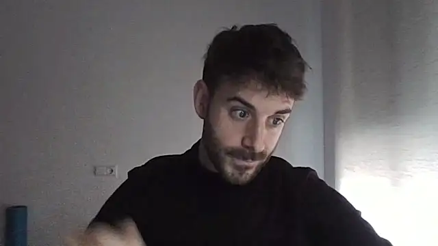 Snapshot of vargas90 chatting on December 15, 2025, 12:33 pm vargas90 online show from December 15, 2025, 12:33 pm