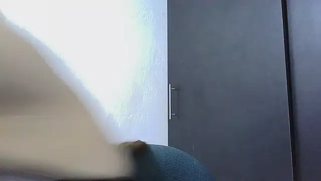 HellenMiyer1111 online show from April 6, 2026, 3:13 pm